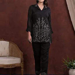 Advya Embroidered Tunic & Trousers-image-8