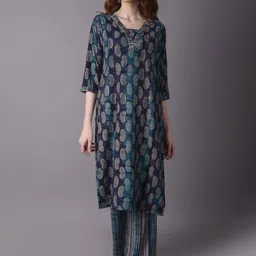 Shree Paisley Printed Gotta Patti Square Neck Straight Kurta with Trousers-picture-3