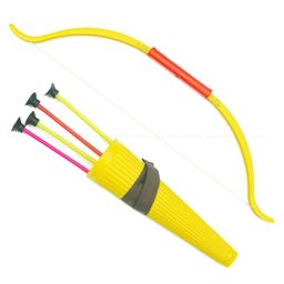 Toy Imagine Super Archery Bow and Arrow Set with 5 Suction Cup Tip Arrows (Colour May Vary) image 1
