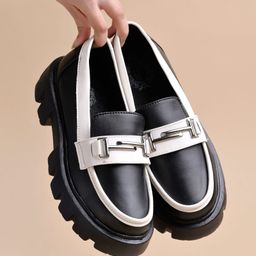 Shoetopia Metal Applique Detailed Colour Blocked Loafers - Black-image-88