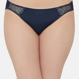 Wacoal Low-Rise Lace Basic Briefs-image-33