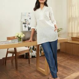 Aurelia White Cotton Striped Straight Short Kurti-image-6