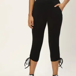 BRINNS Black Mid Rise Cropped Capris-image-78