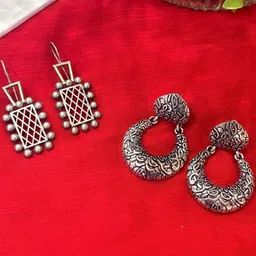 Niska Set Of 2 Silver-Plated Oxidised Rectangular Shaped Studs-picture-23