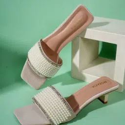 Mozafia Women's White Casual Sandals-picture-0