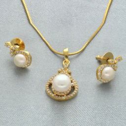 Sri Jagdamba Pearls White Chantrea Pendant Set with Chain for Women-48