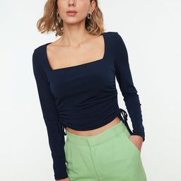Trendyol Women Solid Fitted Square Neck Crop Top-picture-28