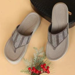 Carlton London Women's Grey Flip Flops-picture-12