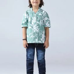 Tahvo Boys Green Regular Fit Shirt-image-59