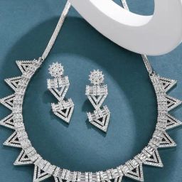 Fida Luxurious White Jewellery Set-image-48