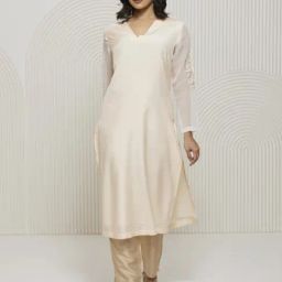 Artagai Shell Kashida V-neck Kurta with Kashida Embroidery-image-39