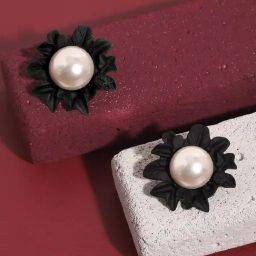 Sohi studs earrings-image-9