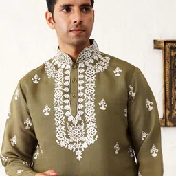 Jompers Men Floral Embroidered Chikankari Floral Kurta-image-34