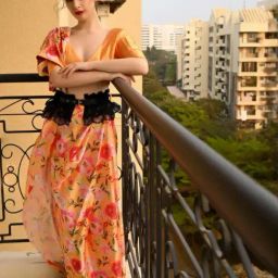 Odette Yellow Floral Print Saree With Unstitched Blouse-image-17