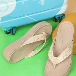 Carlton London Women's Gold Flip Flops-image-71