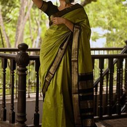 SHOP DROP Woven Design Zari Pure Silk Banarasi Saree-14