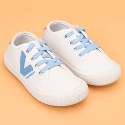 Cute Walk by Babyhug Lace Closure Solid Casual Shoes - White-picture-2