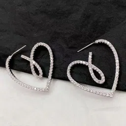 FIMBUL Heart Shaped Studs Earrings-image-95