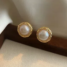 FIMBUL Gold-Plated Pearls Studded Circular Shaped Textured Studs image 3