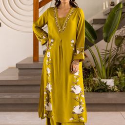 Spera Women Floral Printed Regular Beads and Stones Kurta with Palazzos-image-80