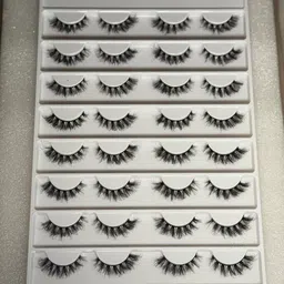 THE WINK STUDIO Set Of 16 Reusable Lightweight False Eyelashes image 2
