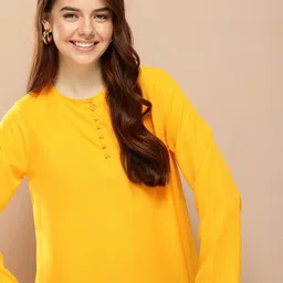 encore by INVICTUS Round Neck Regular Top-image-17