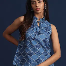 Taavi Ethnic Motif Printed Indigo High-Low Pure Cotton Top-image-5