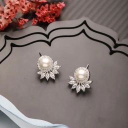 Aatmana Contemporary Stud Earrings-79