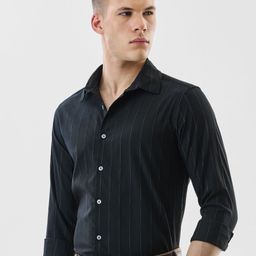 Snitch Vertical Striped Spread Collar Slim Fit Formal Shirt-image-48