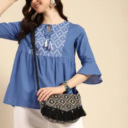 Anouk Structured Sling Bag image 4