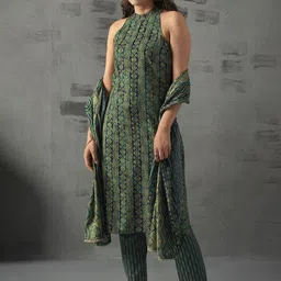 Anouk Women Floral Printed Regular Kurta with Trousers & With Dupatta-11