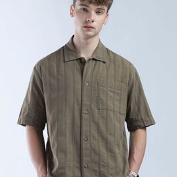 Flying Machine Men Relaxed Oversized Fit Spread Collar Solid Cotton Casual Shirt-image-98