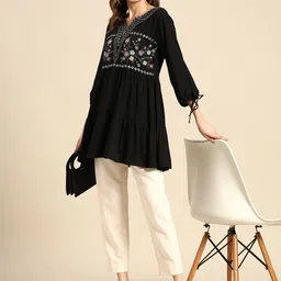 Sangria Floral Embroidered Puff Sleeves Longline Top-picture-17