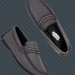 Guava Men Slip-On Textured Loafers-image-68