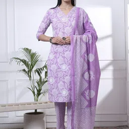 Yufta Floral Printed V Neck Pure Cotton Kurta With Trousers & Dupatta-image-86