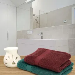 Creeva Dark Green & Wine 525 GSM Cotton Bath Towel Set of 2-image-48