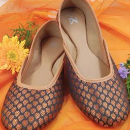 The Madras Trunk Women's Enchanted Bronze Ethnic Juttis-image-30