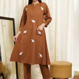 ALLEN WEAVE Women Embroidered Regular Kurta with Trousers-picture-24