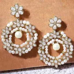 Karatcart Gold-plated Pearl And Floral Kundan Studded Dangler Earrings for Women-image-50