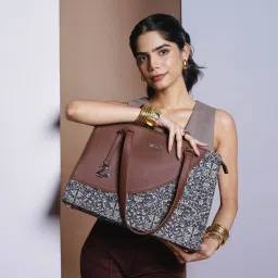ZOUK Lattice Lace Printed Tote Handbag image 1
