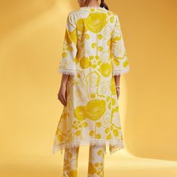 Lookmark Women Floral Printed Regular Kurta with Trousers-image-73