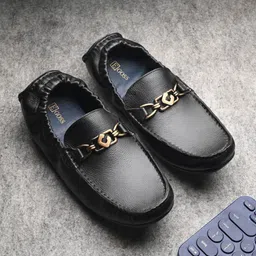 Egoss Men Textured Leather Formal Loafers-picture-15