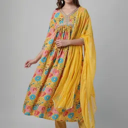 Amayra Women Yellow Viscose Rayon Kurta Sets-picture-45