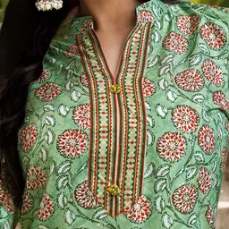 Anouk Rustic Floral Printed Mandarin Collar Straight Kurta With Trousers & Dupatta image 4