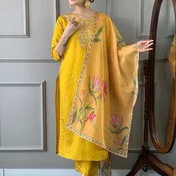 Growdamy Floral Embroidered V Neck Chanderi Silk Kurta With Trousers & Dupatta-image-20