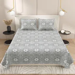 DREAM WEAVERZ Grey & White Floral 220 TC King Bedsheet with 2 Pillow Covers-image-10