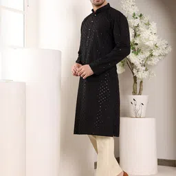 MULTI SHADES Men Ethnic Motifs Regular Thread Work Kurta with Pyjamas image 3