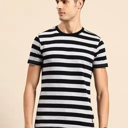 United Colors of Benetton Round Neck Striped T-shirt-picture-7