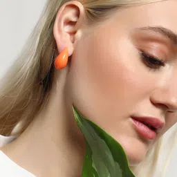 SOHI Teardrop Shaped Studs-25