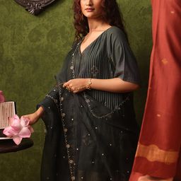 Bhomra Floral Embroidered Zari Organza Dupatta-21